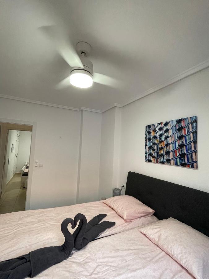 Three Bedroom Apartment With Pool In Torrevieja Exterior photo